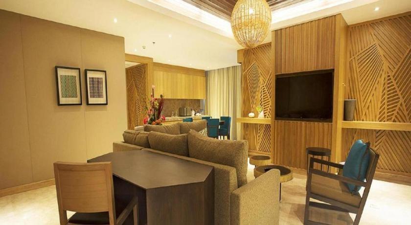 Hotel The Rinra Makassar Exterior foto