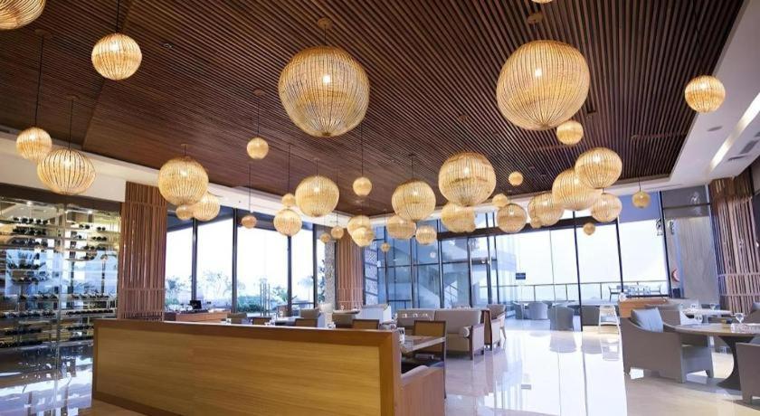 Hotel The Rinra Makassar Exterior foto