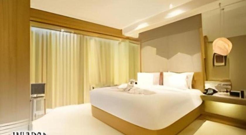 Hotel The Rinra Makassar Exterior foto