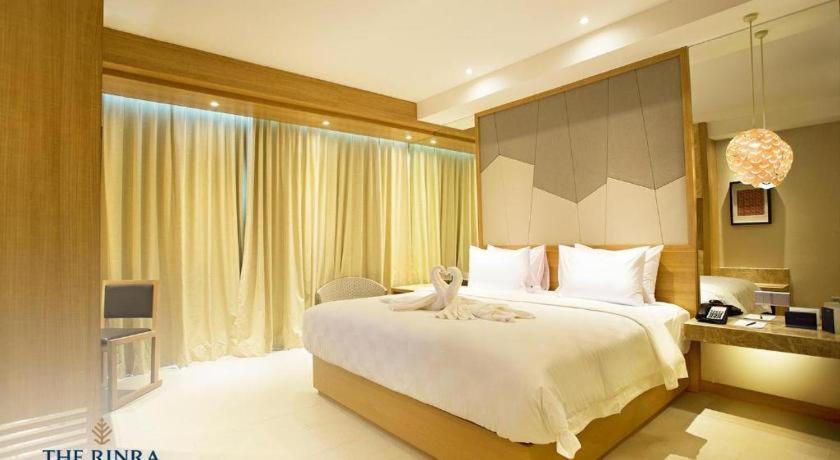 Hotel The Rinra Makassar Exterior foto