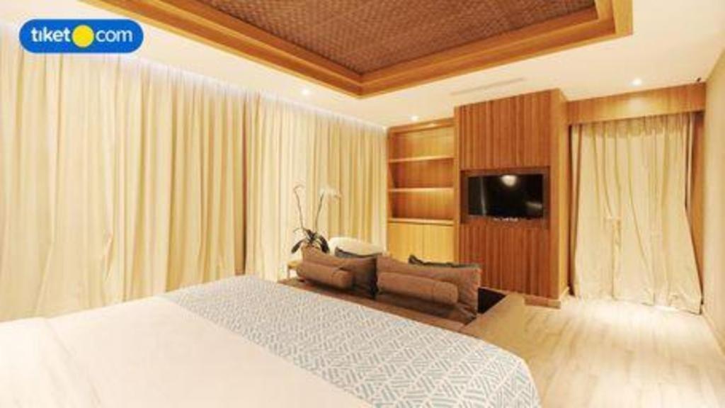 Hotel The Rinra Makassar Exterior foto