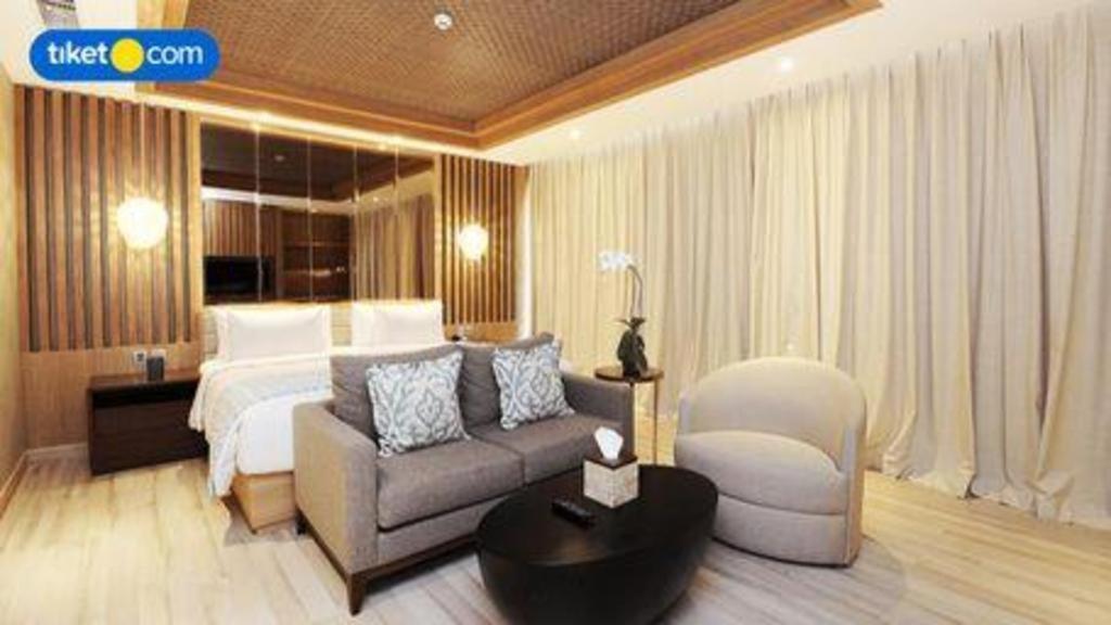 Hotel The Rinra Makassar Exterior foto